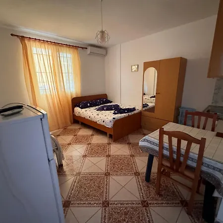 Retreat * Golem (Tirana)