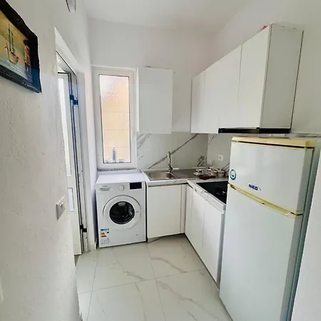 Retreat Guest house Golem (Tirana)