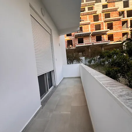 Retreat Golem (Tirana)